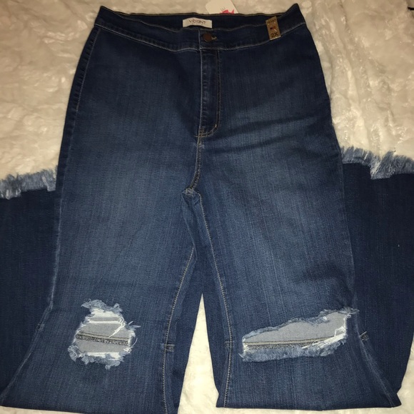 Plus Bella Flare Distressed Pants - Picture 7 of 8